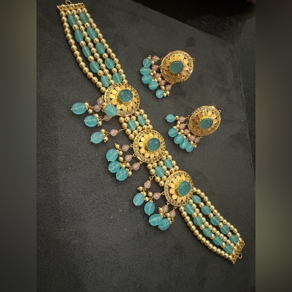 Ethnic Indian Wear Jewelry - 22k gold jewelry set
